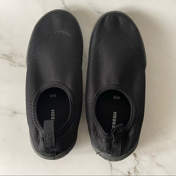 JOE Fresh kids / boys black water shoes size medium big kid - Picture 2 of 5